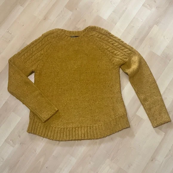 Prana. Beautiful golden with nubby colored flecks sweater. - Picture 2 of 11
